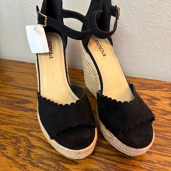 Soda Black faux suede Espadrille Wedge size 10 - Picture 2 of 10